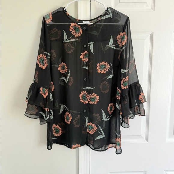 CAbi Women’s LA-DI-DA Black Floral Chiffon 3/4 Ruffle Bell Sleeve Blouse M Boho - Picture 2 of 10